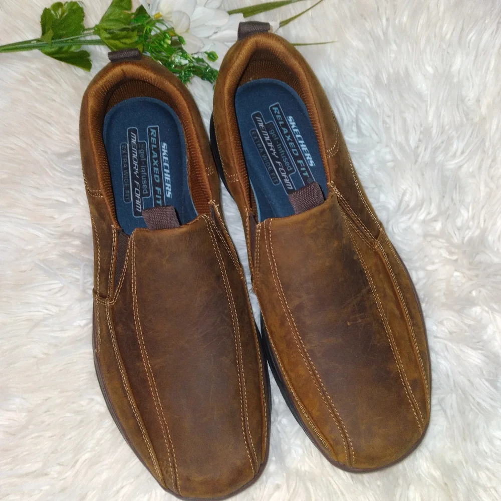 New Skechers Men's 12 Leather Brown Relaxed Fit Gel Memory Foam Slip On Loafer